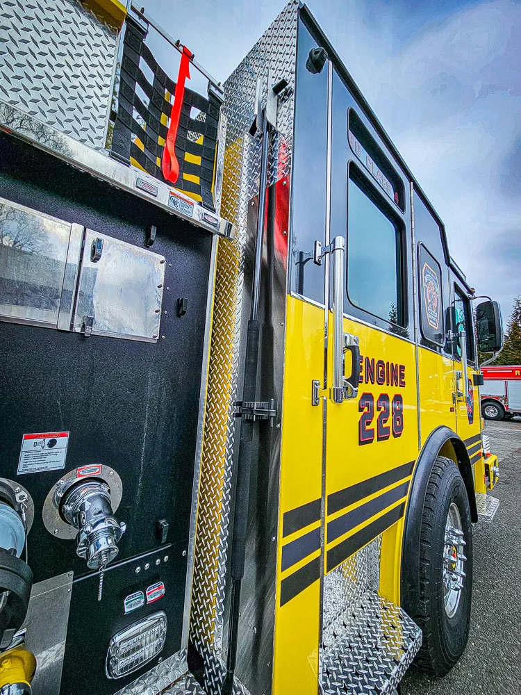Pierce Enforcer Pumper exterior view, photo 14 of 46