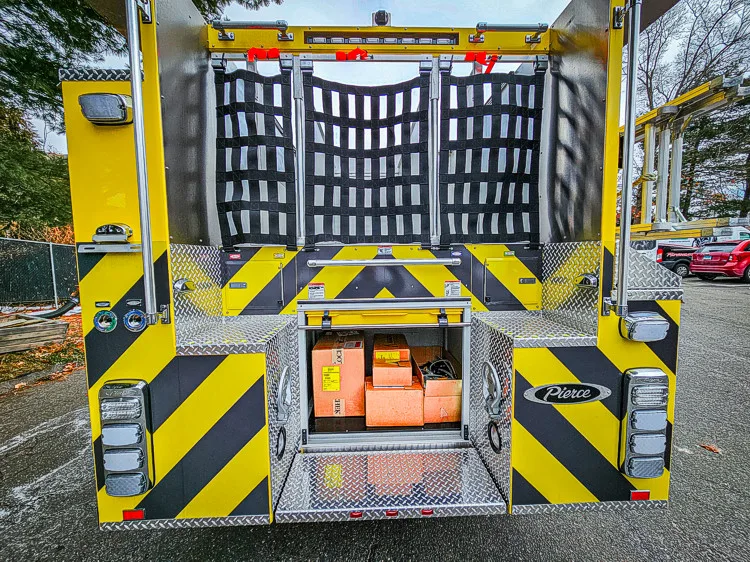 Pierce Enforcer Pumper exterior view, photo 15 of 46