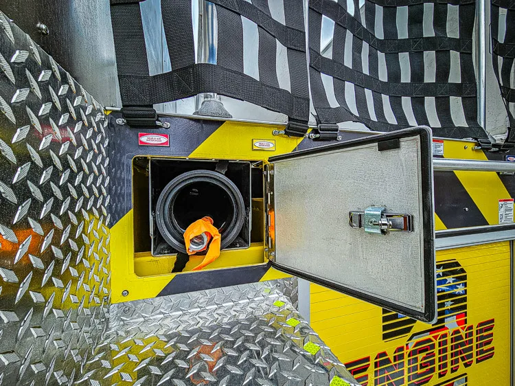 Pierce Enforcer Pumper exterior view, photo 16 of 46