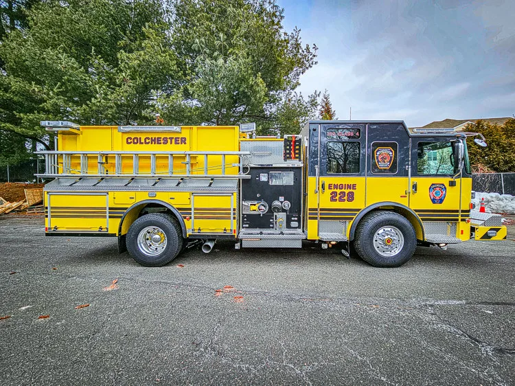 Pierce Enforcer Pumper exterior view, photo 2 of 46