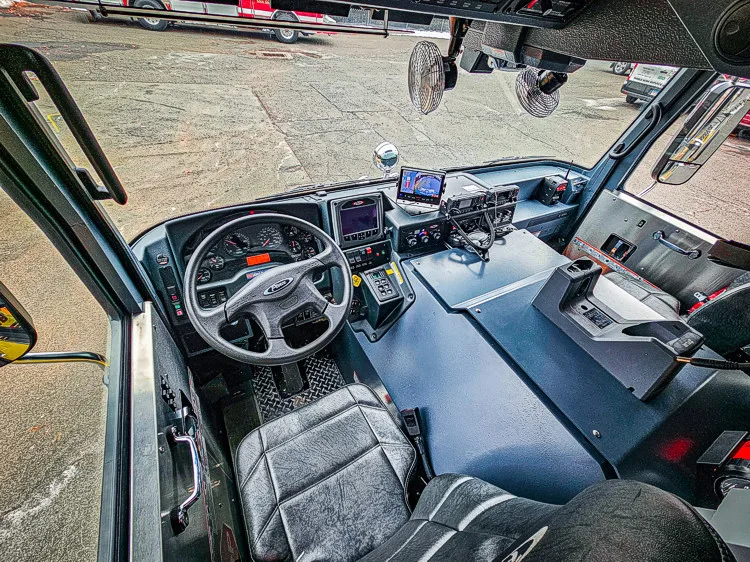 Pierce Enforcer Pumper exterior view, photo 27 of 46