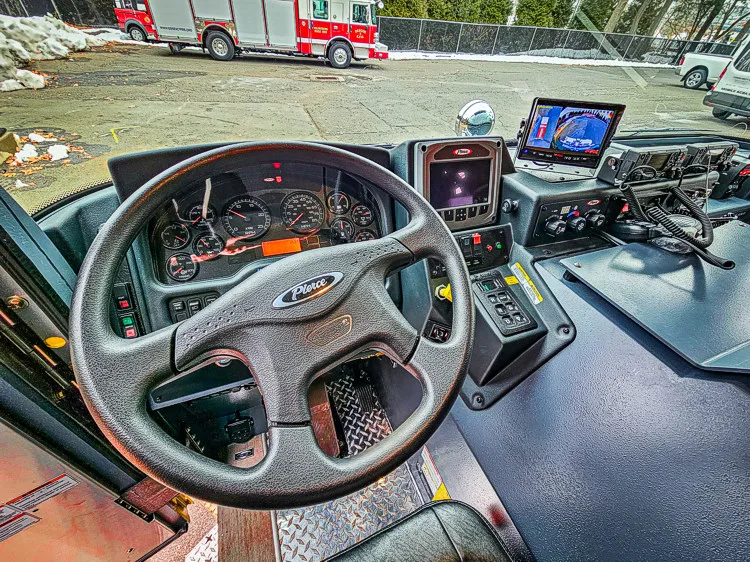 Pierce Enforcer Pumper exterior view, photo 33 of 46