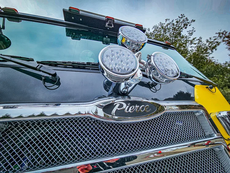 Pierce Enforcer Pumper exterior view, photo 39 of 46
