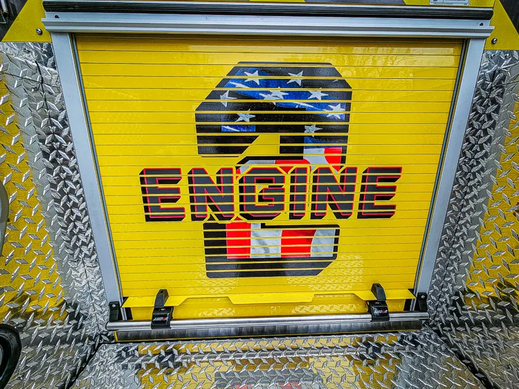 Pierce Enforcer Pumper exterior view, photo 4 of 46