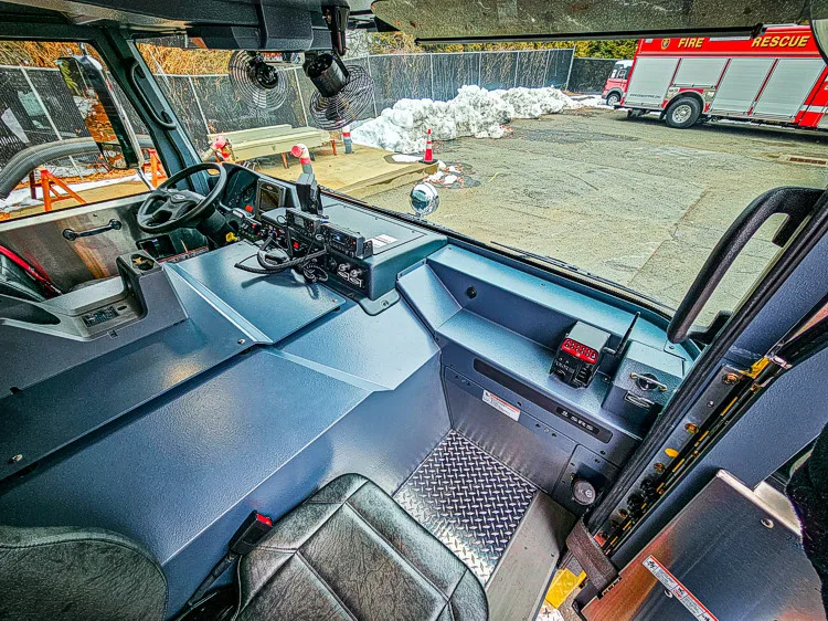 Pierce Enforcer Pumper exterior view, photo 41 of 46