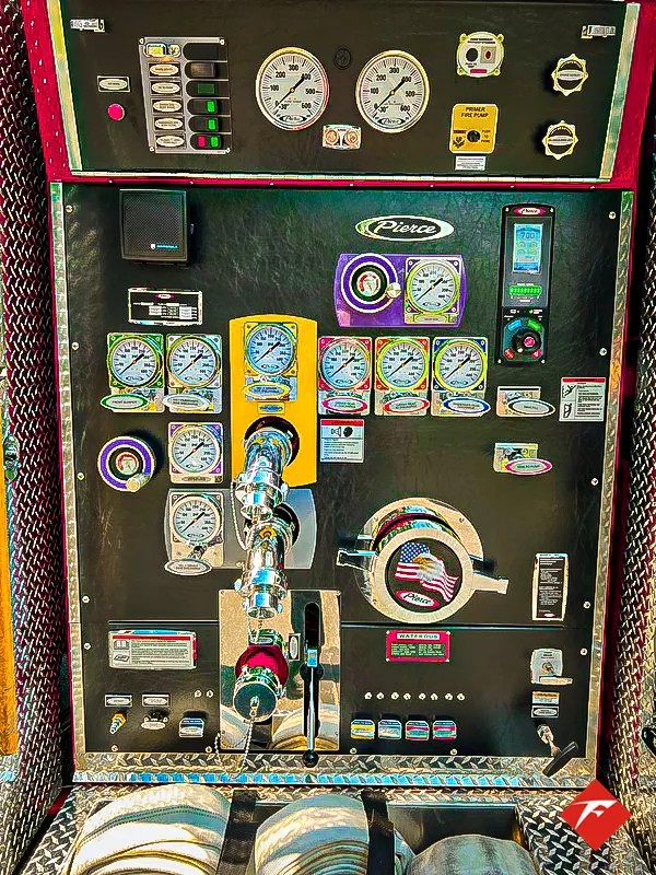 Pierce Enforcer Pumper exterior view, photo 15 of 46