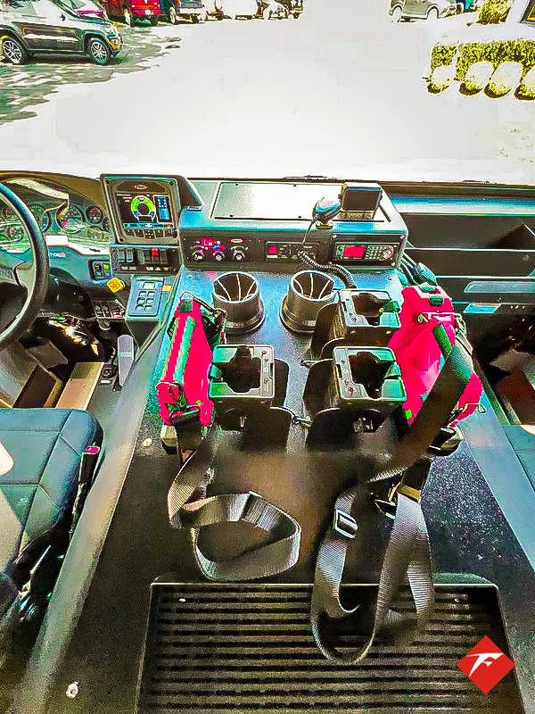 Pierce Enforcer Pumper exterior view, photo 41 of 46