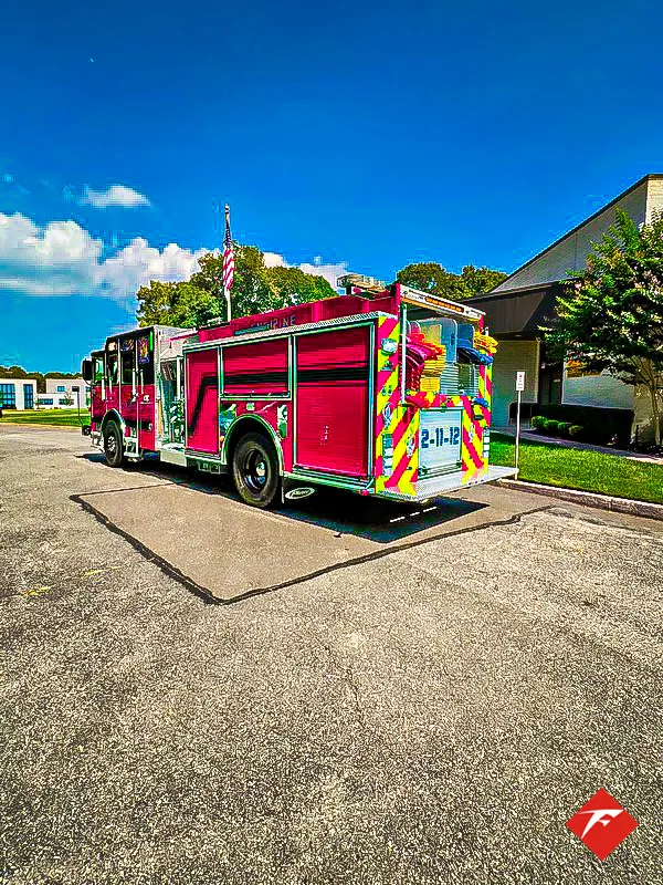 Pierce Enforcer Pumper exterior view, photo 5 of 46