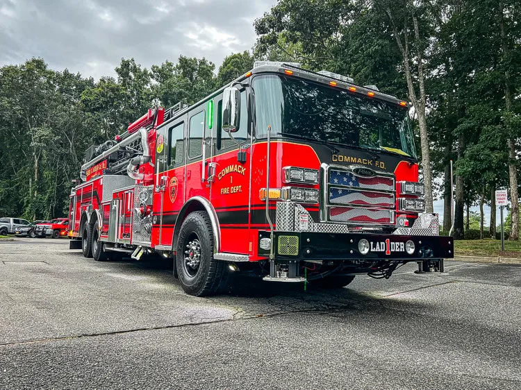 Pierce Enforcer Pumper exterior view, photo 10 of 49