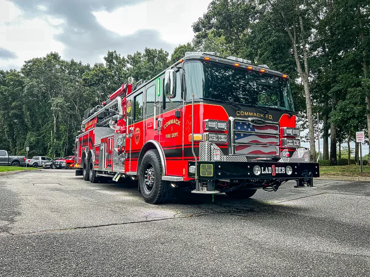 Pierce Enforcer Pumper exterior view, photo 12 of 49