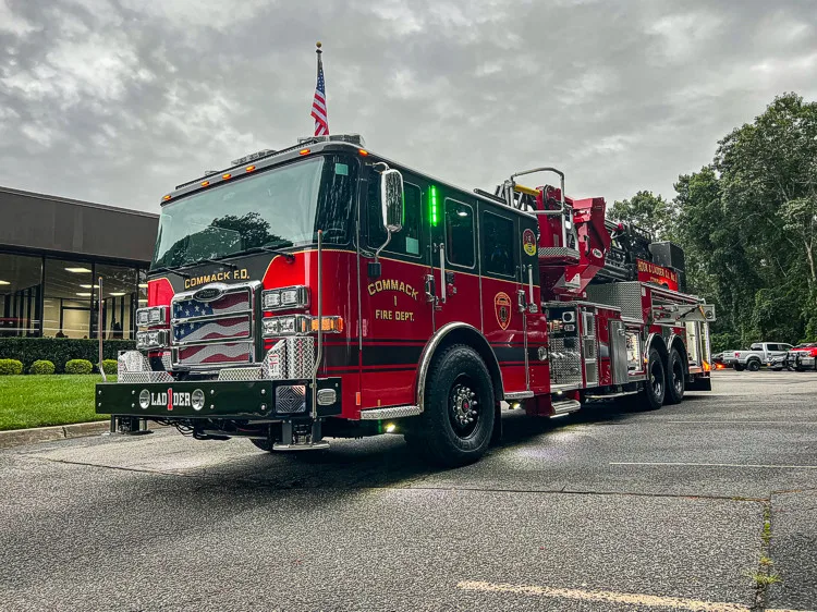 Pierce Enforcer Pumper exterior view, photo 14 of 49