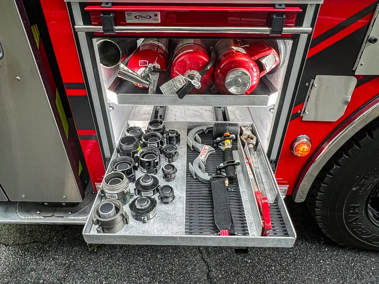 Pierce Enforcer Pumper exterior view, photo 20 of 49