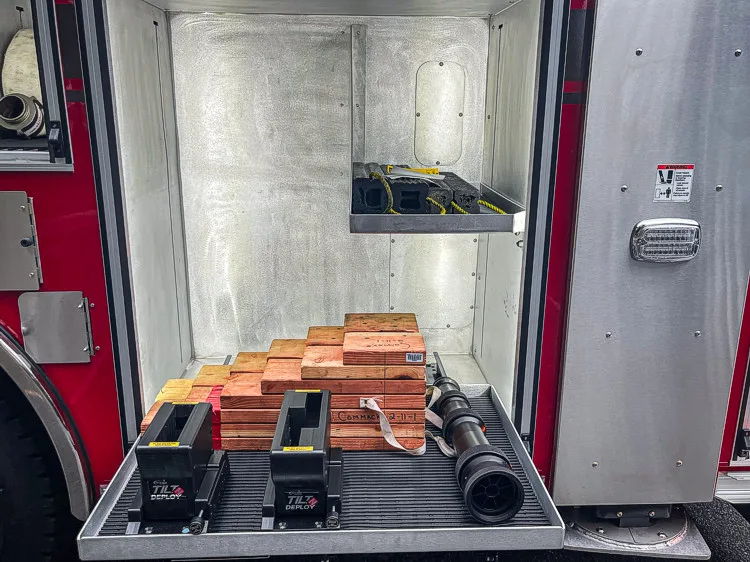 Pierce Enforcer Pumper exterior view, photo 25 of 49