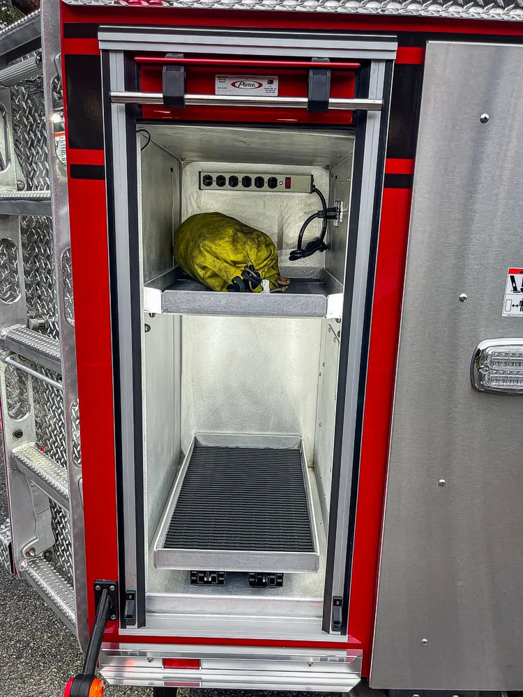 Pierce Enforcer Pumper exterior view, photo 28 of 49