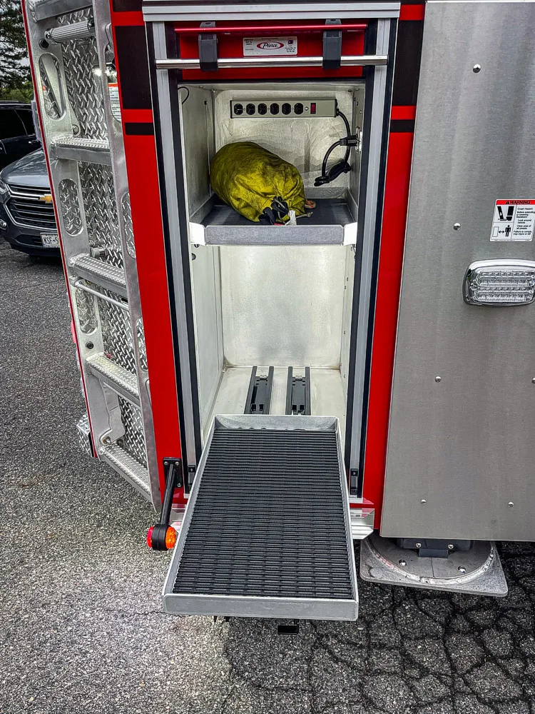 Pierce Enforcer Pumper exterior view, photo 29 of 49