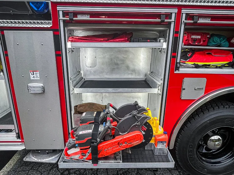 Pierce Enforcer Pumper exterior view, photo 32 of 49