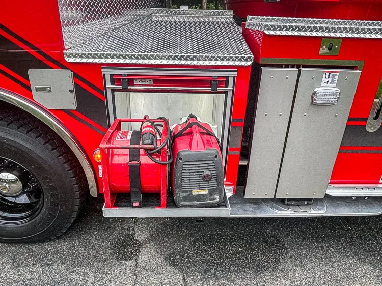 Pierce Enforcer Pumper exterior view, photo 36 of 49