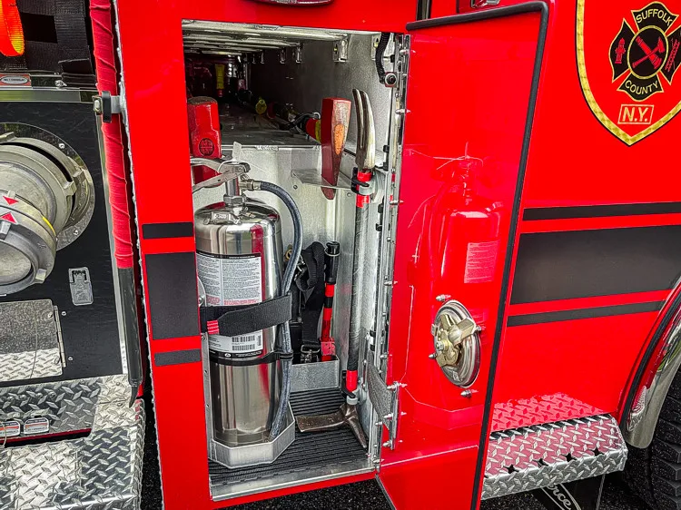 Pierce Enforcer Pumper exterior view, photo 40 of 49