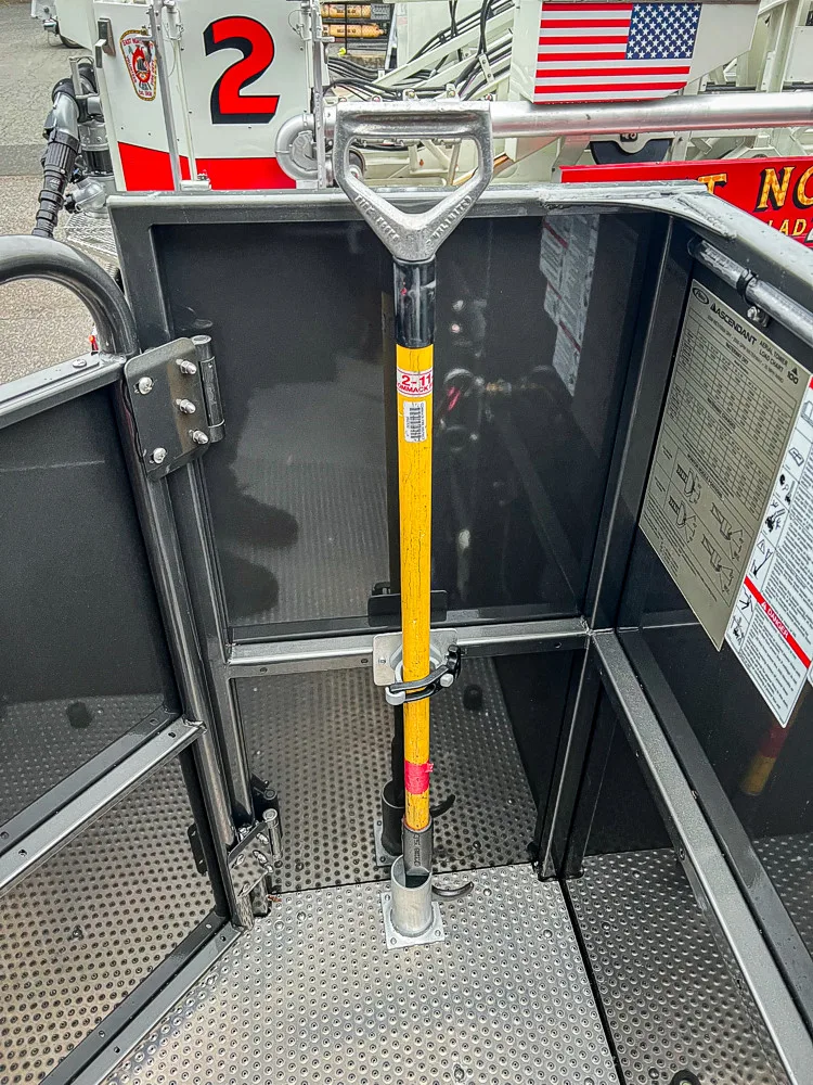 Pierce Enforcer Pumper exterior view, photo 49 of 49