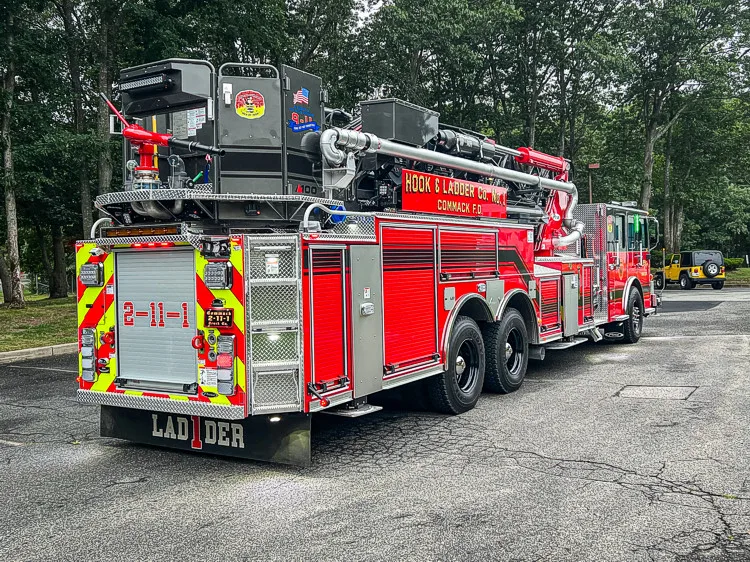 Pierce Enforcer Pumper exterior view, photo 6 of 49