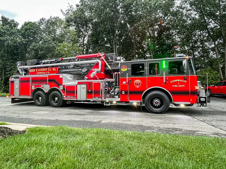 Pierce Enforcer Pumper exterior view, photo 8 of 49