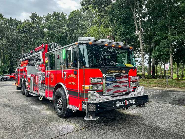 Pierce Enforcer Pumper exterior view, photo 9 of 49