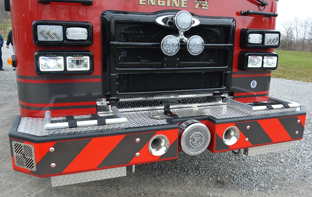 Pierce Enforcer Pumper exterior view, photo 14 of 30