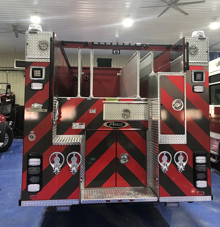 Pierce Enforcer Pumper exterior view, photo 27 of 30