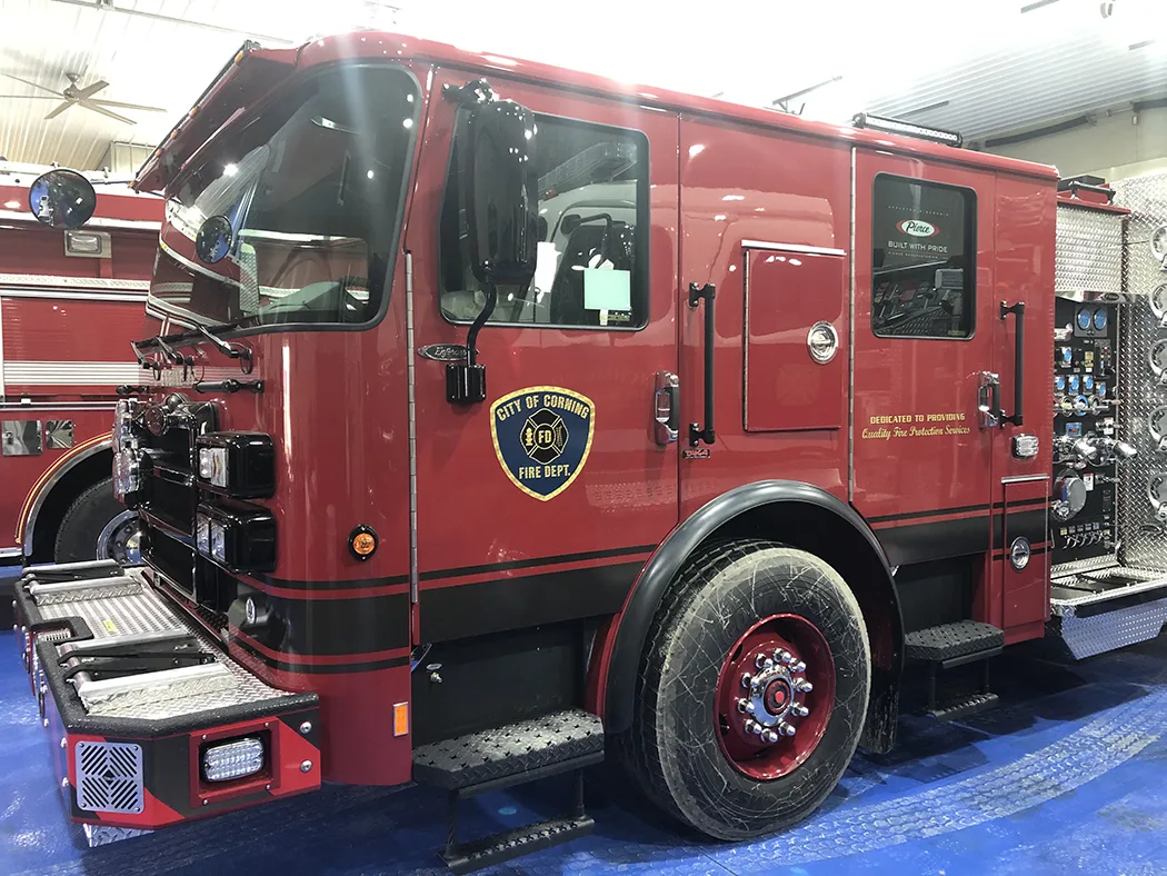 Pierce Enforcer Pumper exterior view, photo 28 of 30