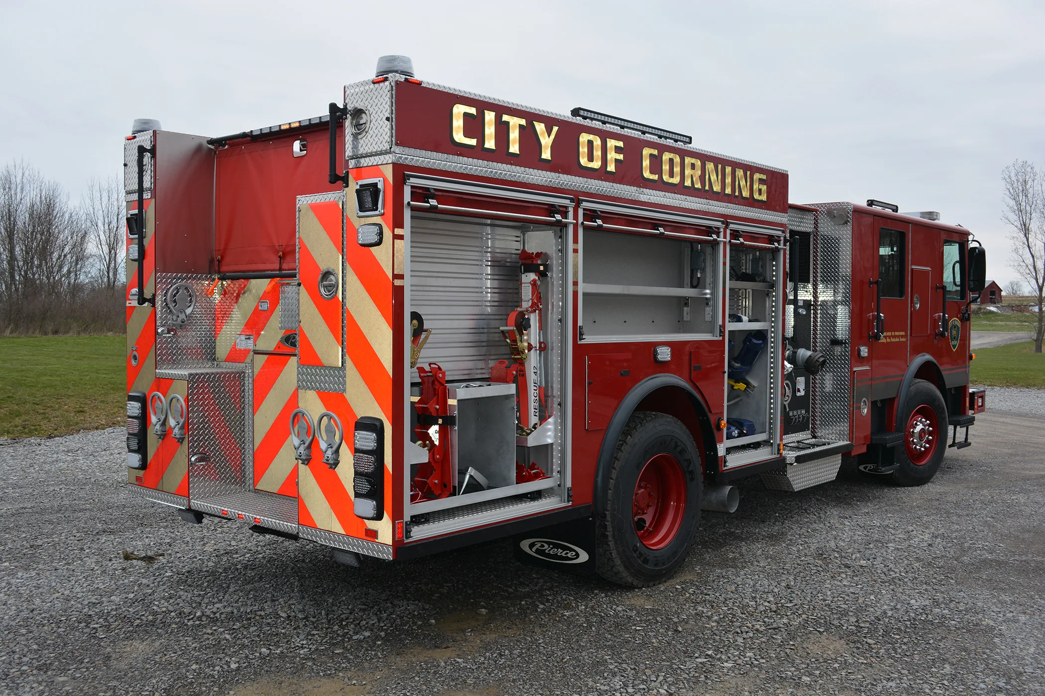 Pierce Enforcer Pumper exterior view, photo 8 of 30