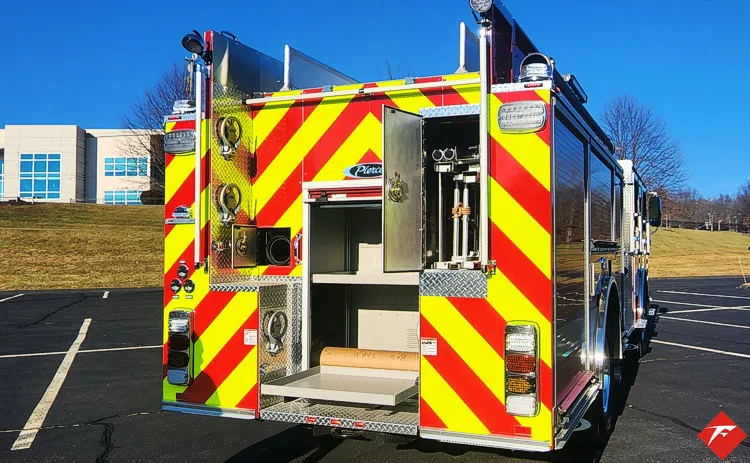 Rear view showing chevrons with open rear center compartment