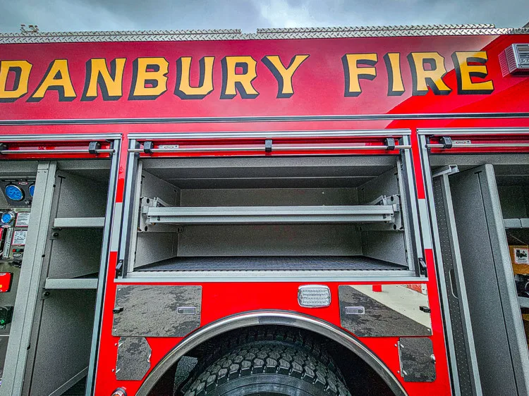 Pierce Enforcer Pumper exterior view, photo 12 of 62