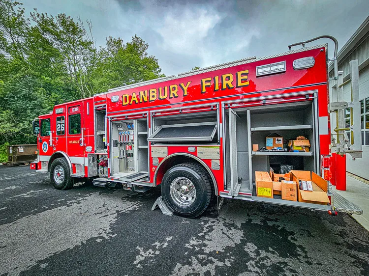 Pierce Enforcer Pumper exterior view, photo 14 of 62