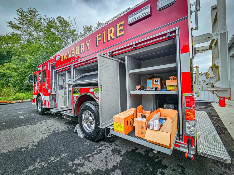 Pierce Enforcer Pumper exterior view, photo 15 of 62