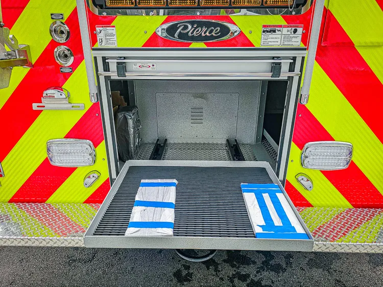 Pierce Enforcer Pumper exterior view, photo 18 of 62
