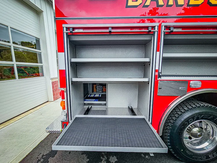 Pierce Enforcer Pumper exterior view, photo 21 of 62