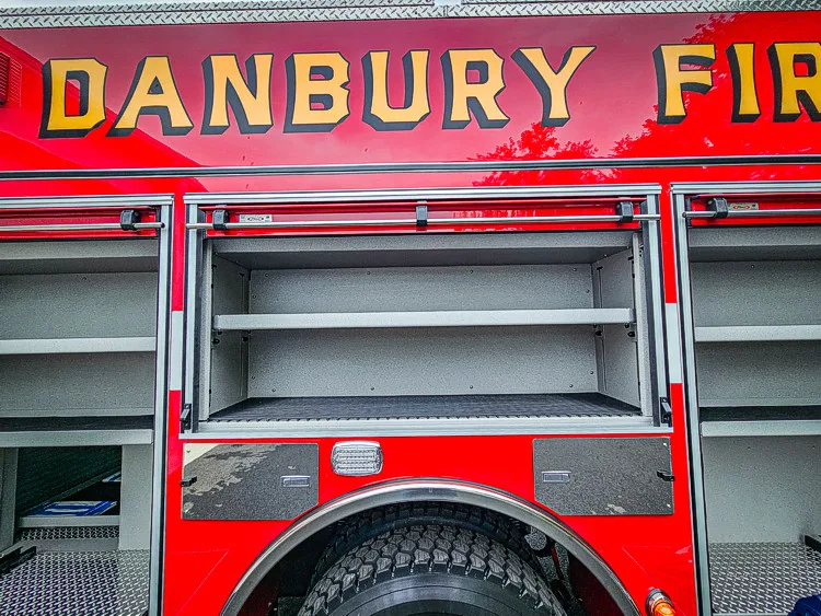 Pierce Enforcer Pumper exterior view, photo 22 of 62