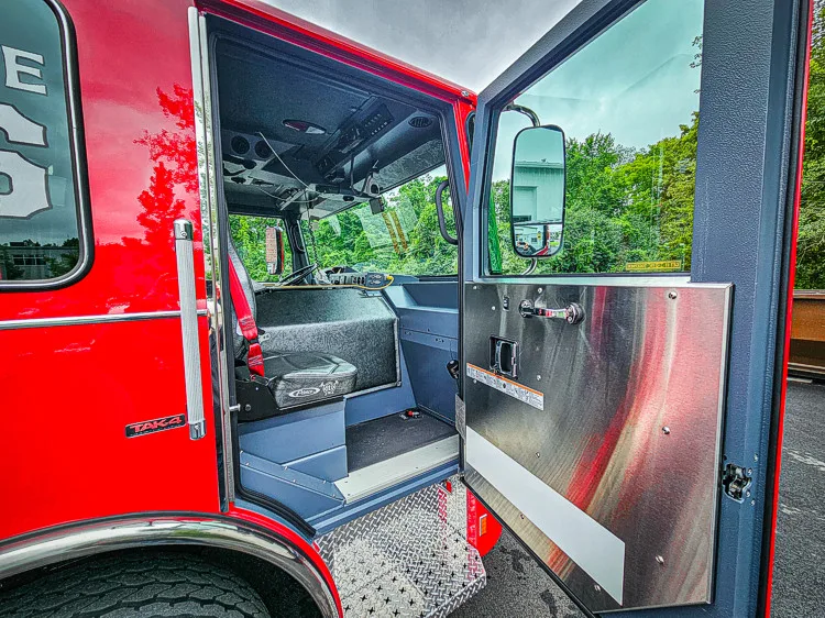 Pierce Enforcer Pumper exterior view, photo 38 of 62