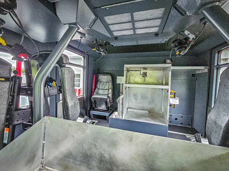 Pierce Enforcer Pumper exterior view, photo 46 of 62