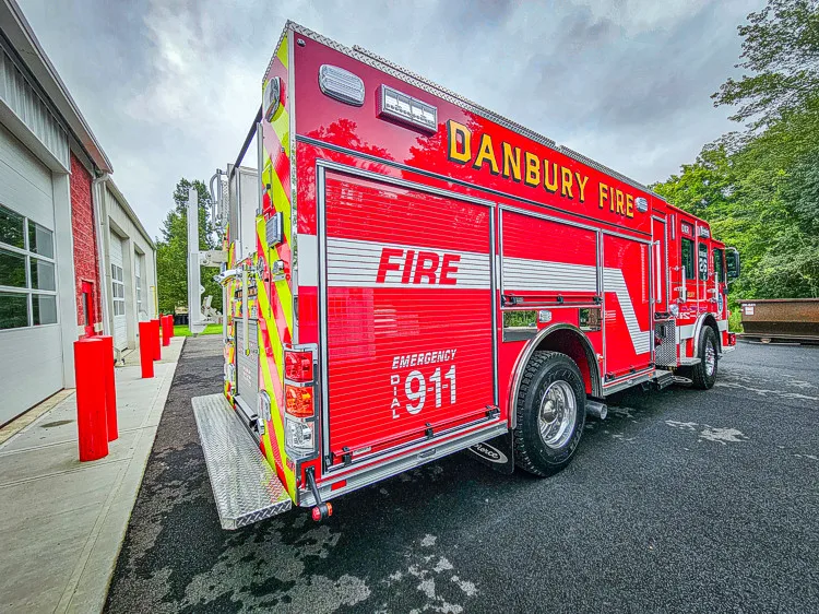 Pierce Enforcer Pumper exterior view, photo 5 of 62