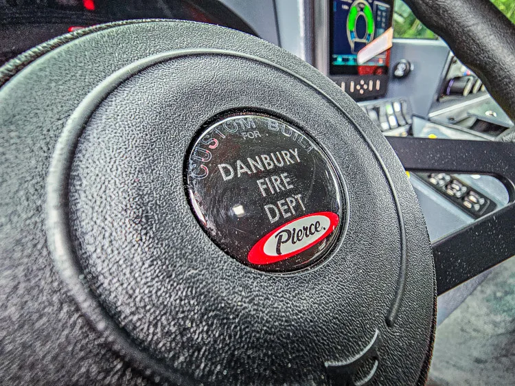 Pierce Enforcer Pumper exterior view, photo 50 of 62