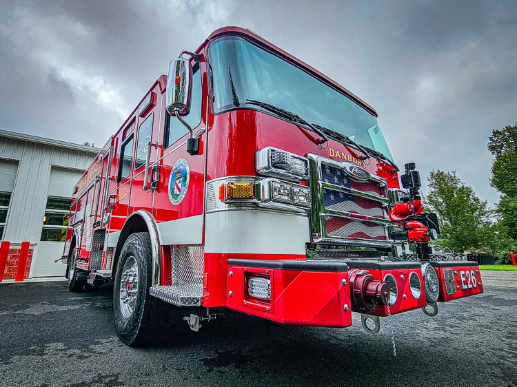 Pierce Enforcer Pumper exterior view, photo 52 of 62