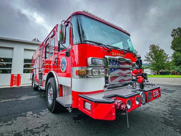 Pierce Enforcer Pumper exterior view, photo 53 of 62