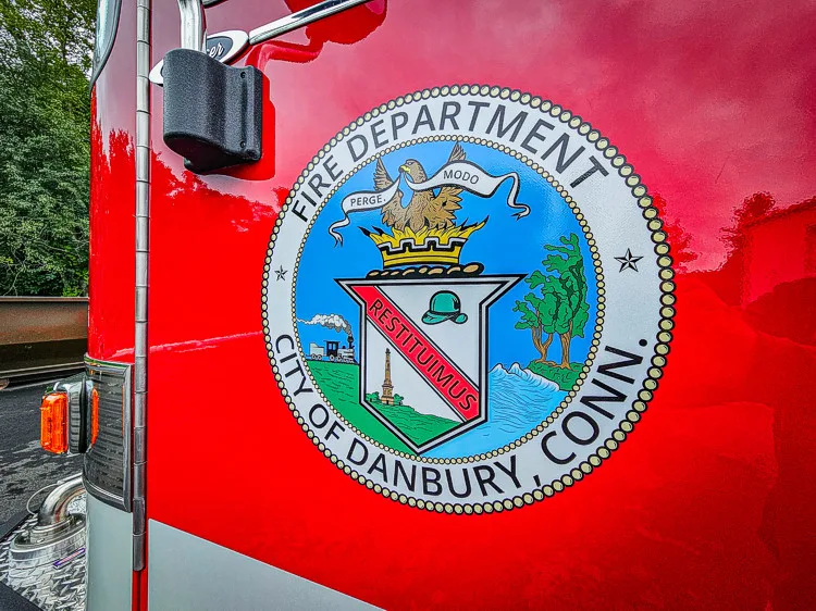 Pierce Enforcer Pumper exterior view, photo 56 of 62