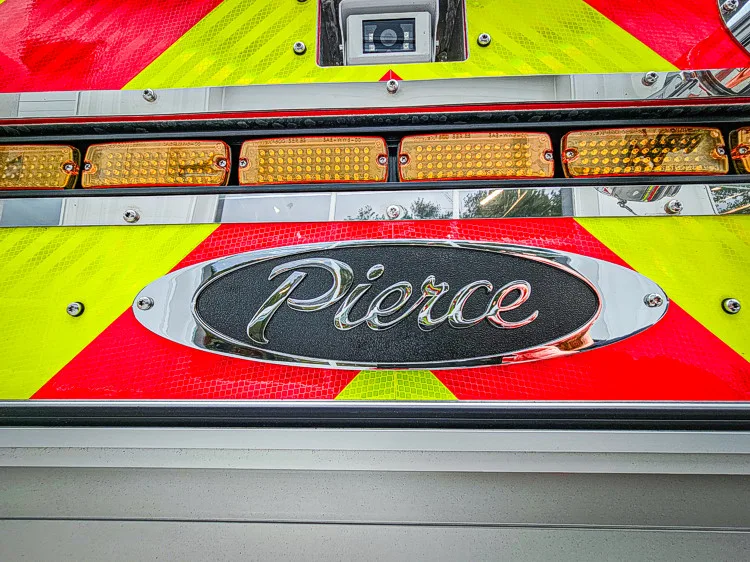 Pierce Enforcer Pumper exterior view, photo 60 of 62