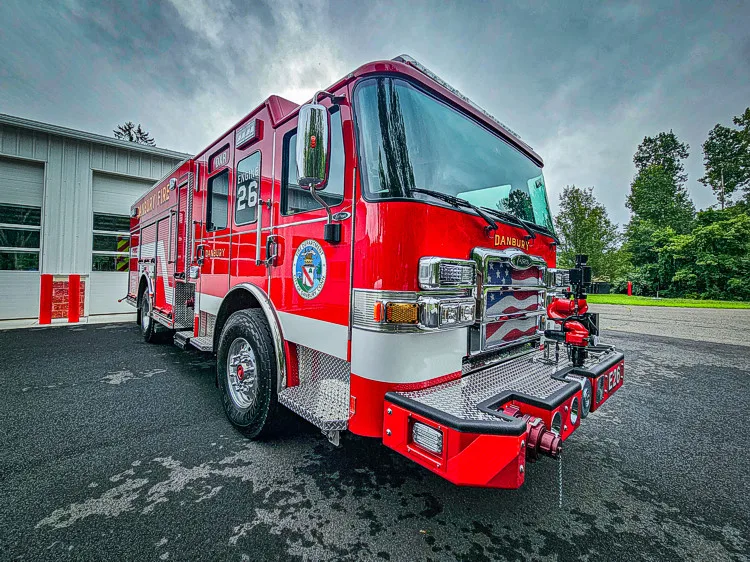 Pierce Enforcer Pumper exterior view, photo 8 of 62