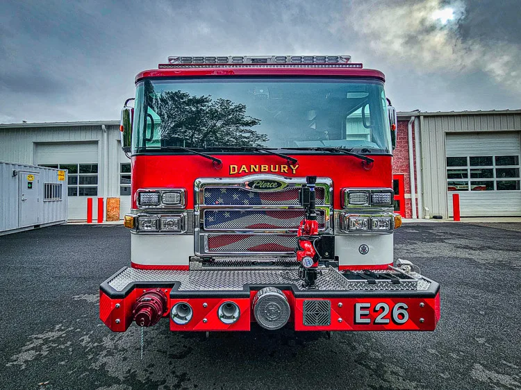Pierce Enforcer Pumper exterior view, photo 9 of 62