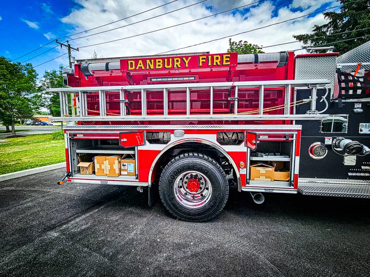 Pierce Saber Pumper exterior view, photo 23 of 55