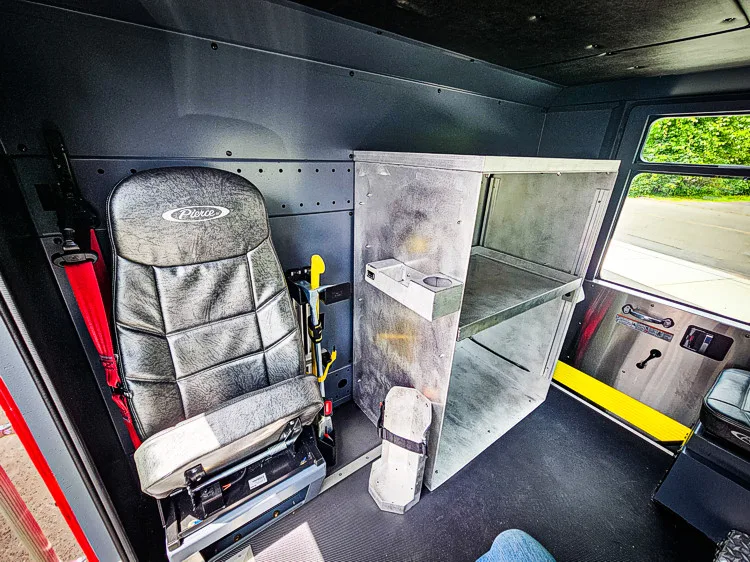 Pierce Saber Pumper exterior view, photo 24 of 55