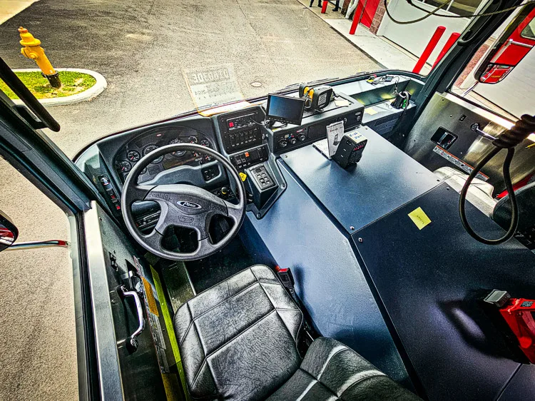 Pierce Saber Pumper exterior view, photo 30 of 55